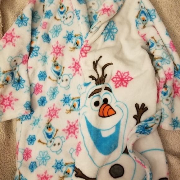 Disney Olaf Robe - Picture 3 of 3